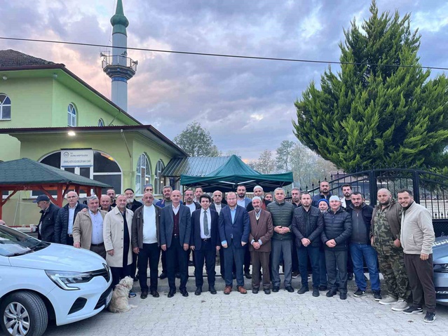Çilimli Kaymakamı Altıntaş, Dikmeli köyünde sabah namazında vatandaşlarla buluştu