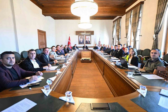 Vali Dallı, Ilgaz Dağı kayak sezonu hazırlıklarını toplantıda değerlendirdi