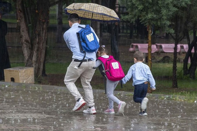 İstanbul'da olumsuz hava koşulları nedeniyle okullar 1 gün tatil edildi