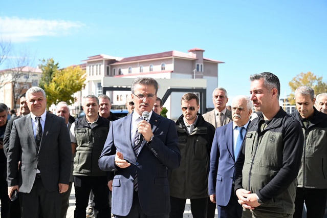 Erzurum'da 'Gazze'ye Umut Ol' hayır çarşısı Vali Baruş'un katılımıyla düzenlendi