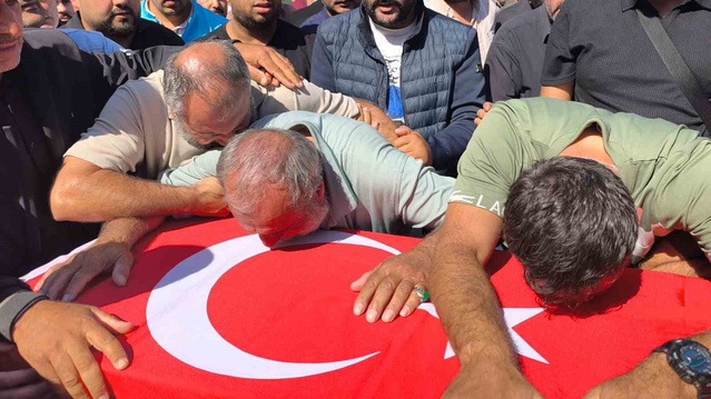 Mahmut Demir, Girne açıklarında batan gemide bulunan naaşıyla Reyhanlı'da defnedildi