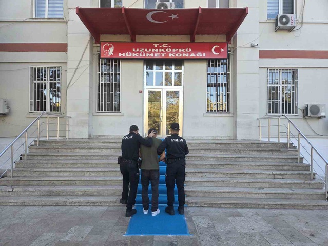 2 saat kaçabildi! Bir kişiyi öldüren şüpheli restoranda yakalandı