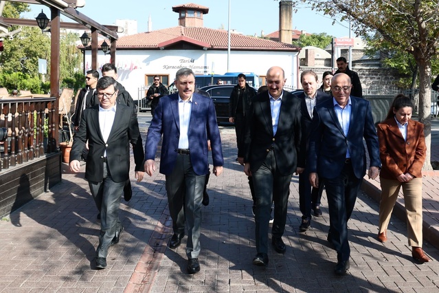 İçişleri Bakanı Çiftçi, Siyasalılar Vakfı programında eski günleri yad etti
