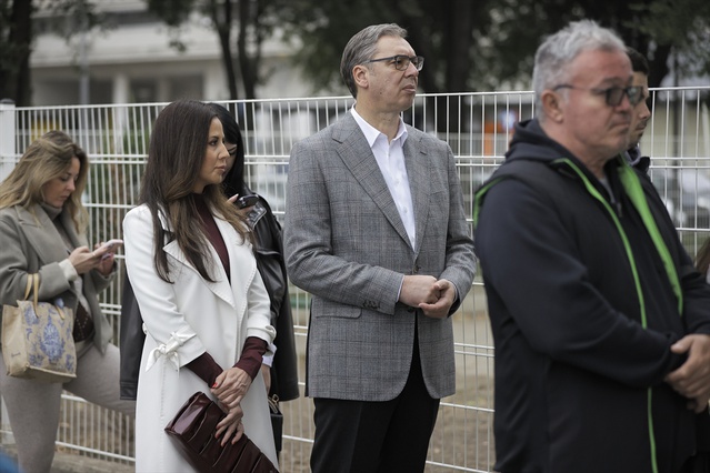 Başbakan adayı Vucic, Sırbistan'daki erken seçimde Belgrad'da oyunu kullandı