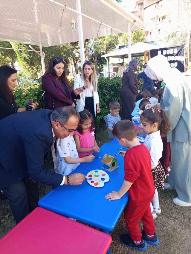 Aydın Efeler'de minikler kuş evi yaptı, İlçe Milli Eğitim Müdürü de eşlik etti