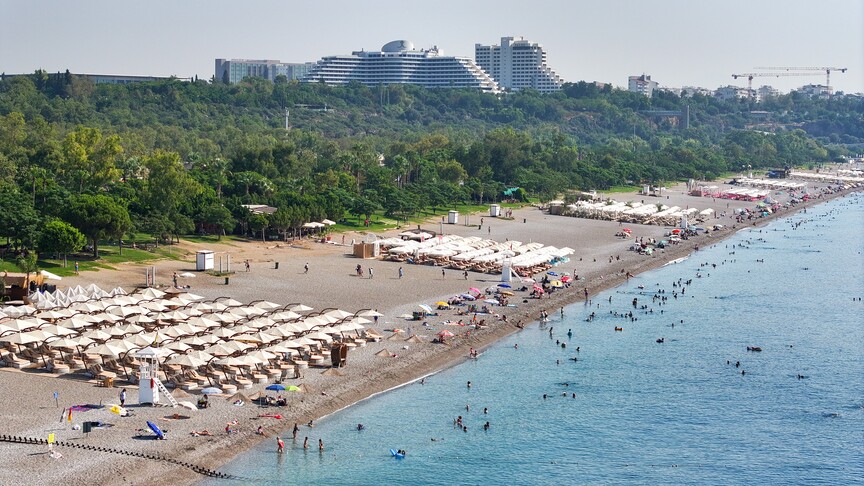 Antalya'ya gelen yabancı turist sayısı 15 milyonu aştı