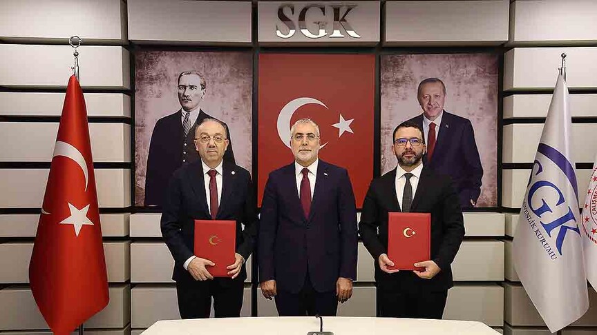 SGK ile Türk Eczacıları Birliği arasında eczanelerden ilaç teminiyle ilgili ek protokol imzalandı