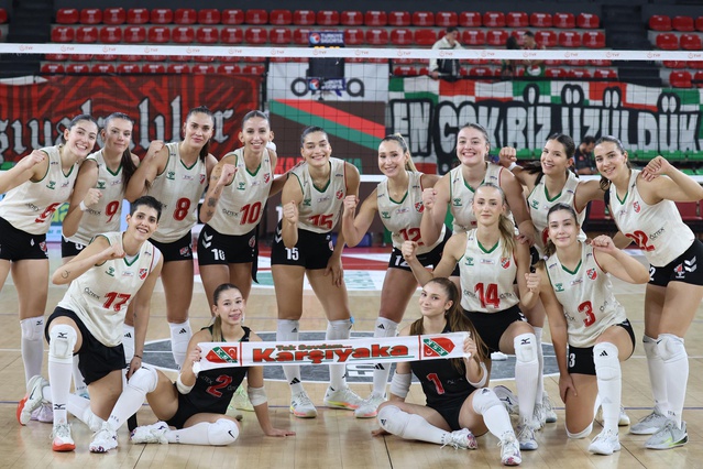 VakıfBank'ı 3-0 yenen Karşıyaka Kadın Voleybol Takımı yarın İzmir DSİ'ye konuk olacak