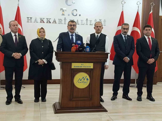 Bakan Tekin, Hakkari'de sınıf sayısının 2 bin 916'ya ulaştığını söyledi