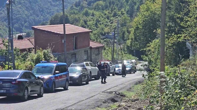Zonguldak Ilıksu'da 62 yaşındaki Erdin Yılmaz için denizden ve karadan arama sürüyor