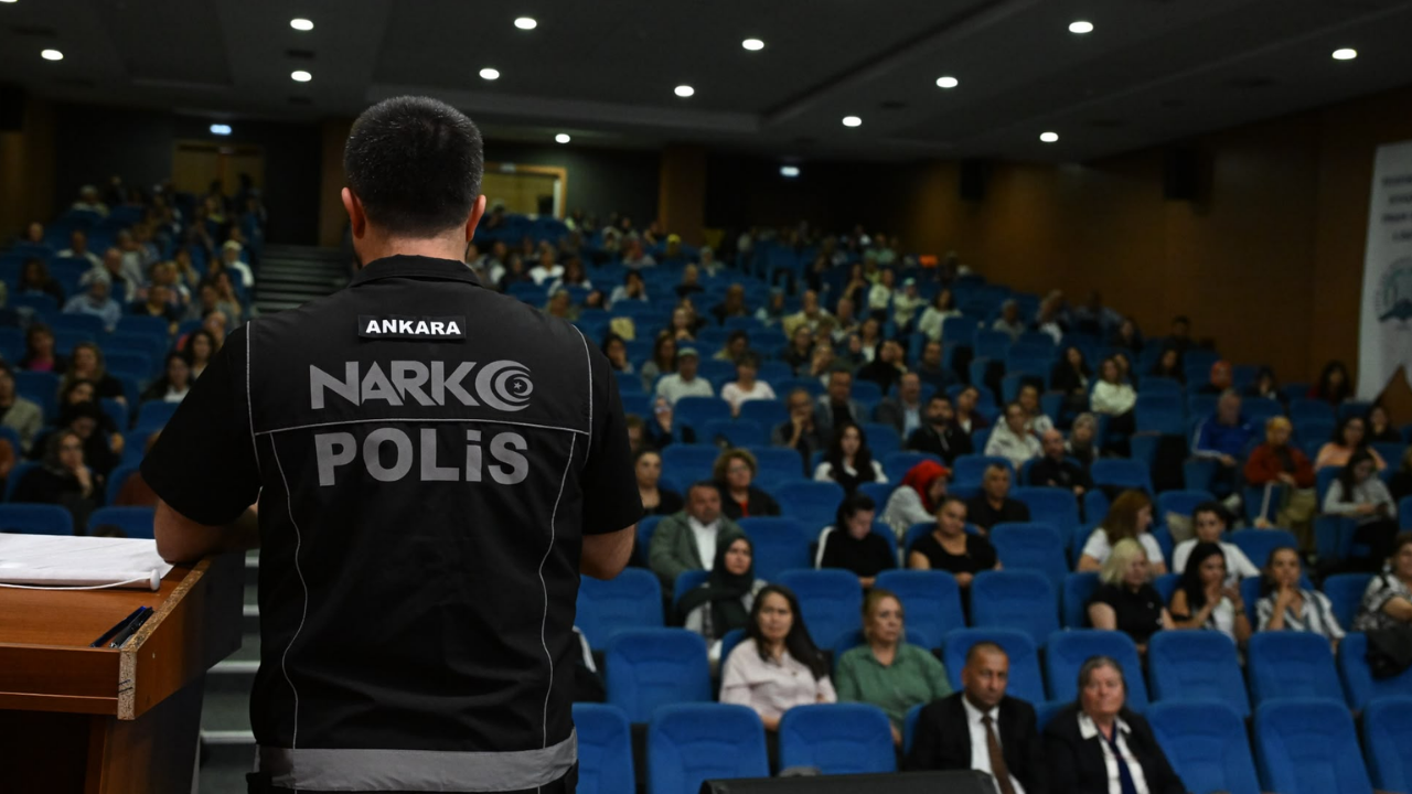 Ankara’da okul çevrelerine denetim: 14 aranan kişi tespit edildi