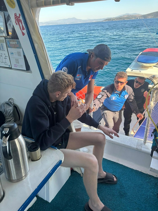 Aydın Kuşadası'nda boğulma tehlikesi geçiren Polonyalı turist kurtarıldı