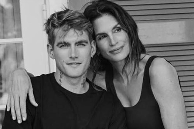 Cindy Crawford, oğlunun ölümünden sonra eşiyle ilk kez görüntülendi