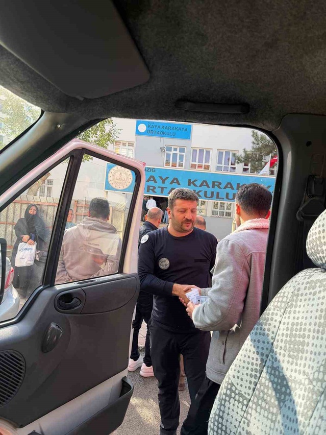 Elazığ'da asansörde kalan vatandaş itfaiye tarafından kurtarılıp KPSS'ye yetiştirildi