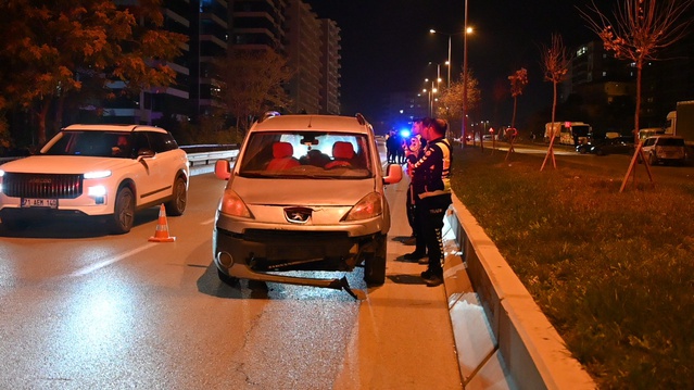 Kırıkkale'de karşıya geçmeye çalışan yaya hafif ticari aracın çarpmasıyla öldü