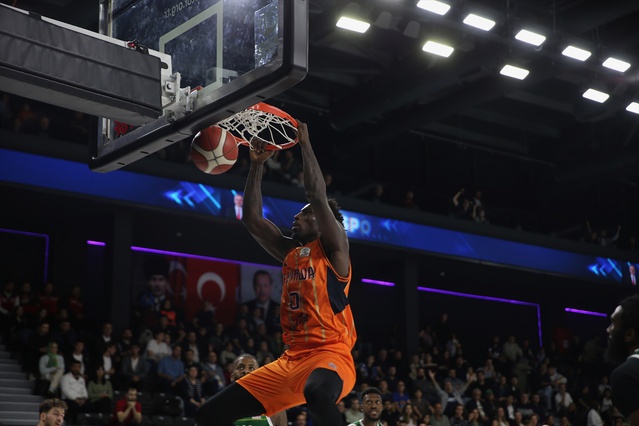 Bursaspor Basketbol'u 83-64 mağlup eden Çayırova Belediyespor, ligde ilk kez kazandı