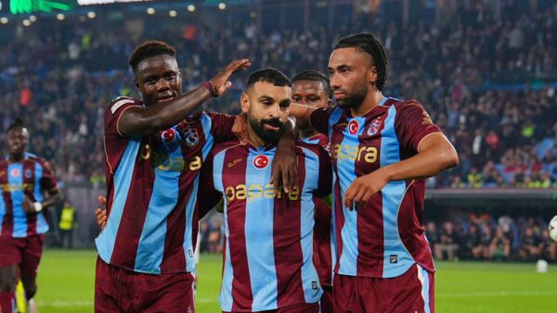 Fırtına evinde esti gürledi!