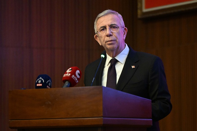 Mansur Yavaş, Muhtarlar Günü'nde muhtarların köprü görevi üstlendiğini söyledi