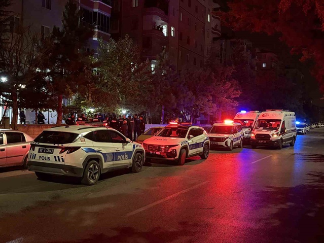 Babasının cesediyle 1 gün yaşadı! Yetmedi, videosunu gönderdi