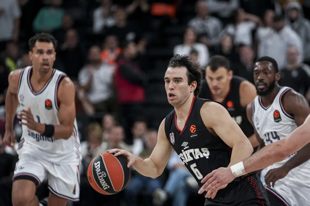 EuroLeague'de zafer gecesi. Beşiktaş ve Anadolu Efes'ten çifte galibiyet