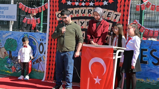 Antalya'da özel eğitim öğrencileri Cumhuriyet Bayramı'nı kutladı