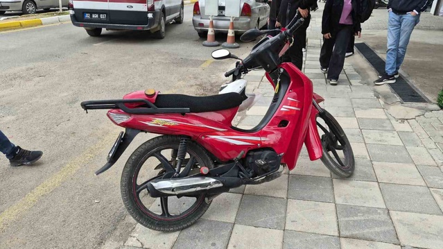 Adıyaman'da okul önünde 12 yaşındaki öğrenci motosikletin çarpması sonucu yaralandı