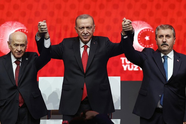 Emeklilere ek zam gündemdeyken Mustafa Destici, en düşük maaş için rakam verdi