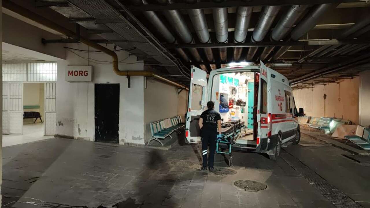 Balkonu yıkarken elektrik akımına kapılan kadından acı haber