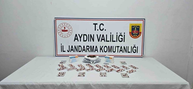 Aydın Kuşadası'nda esrar ve 1.064 sentetik ecza ele geçirildi, 3 şüpheli gözaltına alındı