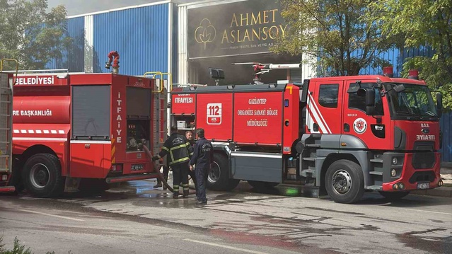 Gaziantep'te pamuk fabrikasındaki yangına 15 araç ve 40 personelle müdahale ediliyor