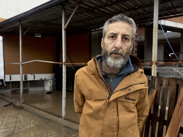 Kocaeli Başiskele'de depoyu 30-45 dakikada su bastı, tahmini 2,5-3 milyon lira zarar var