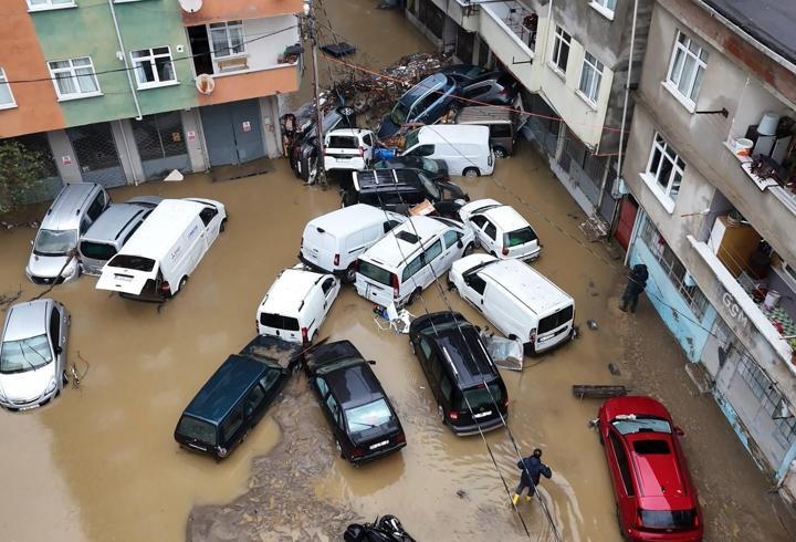 İstanbul Sarıyer'de sel hasarı havadan görüntülendi