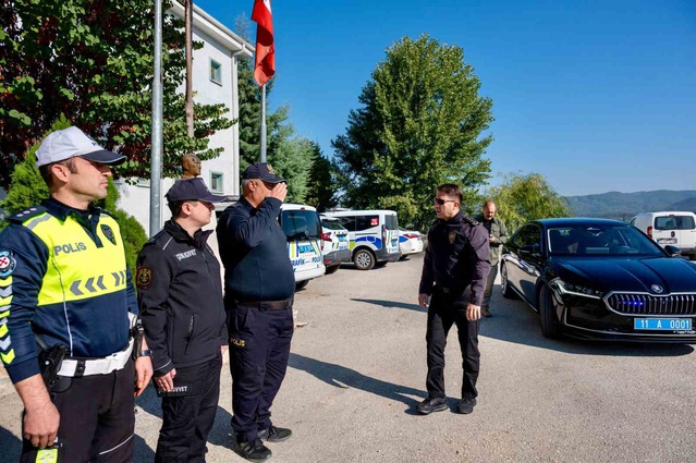 Bilecik İl Emniyet Müdürü Erdem Çağlar, trafik ve çevik kuvvet şubelerini inceledi