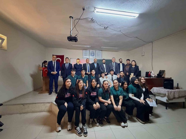 Sarıgöl'de imam hatip okullarının 75'inci kuruluş yıl dönümü törenle kutlandı