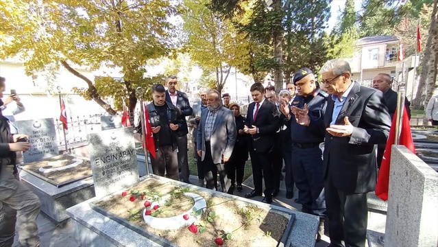 Şehit Engin Abay Tosya'da kabri başında anıldı