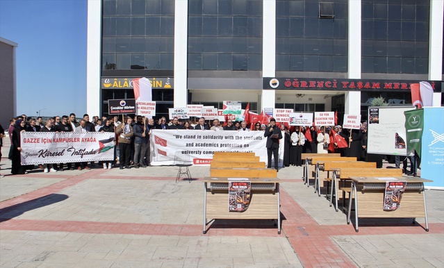 Sinop'ta TÜGVA'nın çağrısıyla Gazze'deki soykırım boş sıralarla protesto edildi