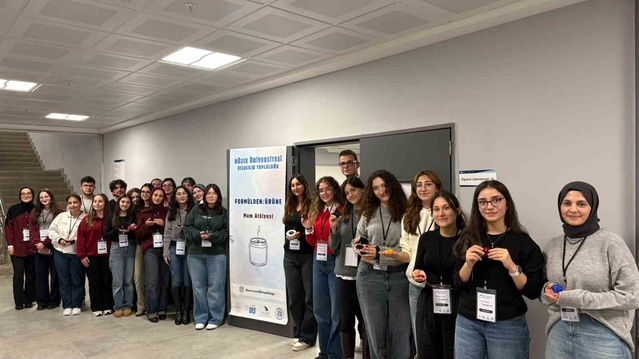 Düzce Eczacılık Topluluğu mum, ruj ve tıbbi çay atölyelerini tamamladı