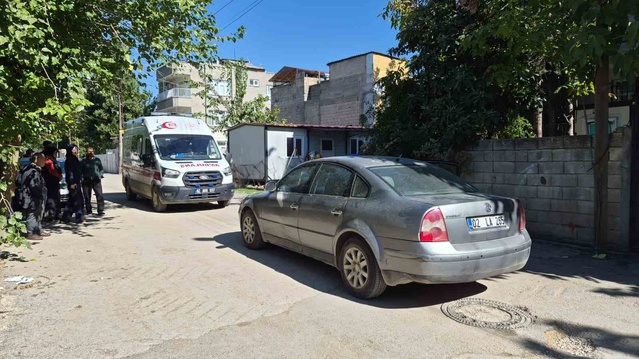 Adıyaman'da 7 yaşındaki çocuğa otomobil çarptı, yaralı hastaneye kaldırıldı
