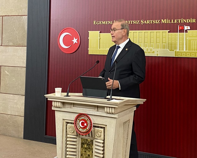 CHP'li Öztrak, Seçer ve tutuklanan diğer başkanların serbest bırakılmasını istedi