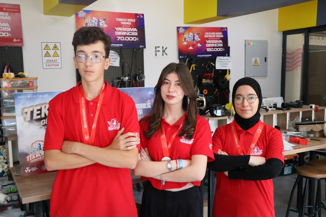 Kayseri'de Sümer Fen Lisesi takımı TEKNOFEST Robolig'de Türkiye ikincisi oldu