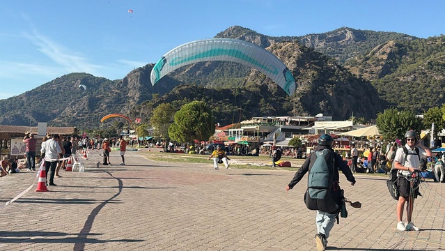 Fethiye'de 26. Ölüdeniz Hava Oyunları Festivali Belcekız Plajı'nda törenle açıldı