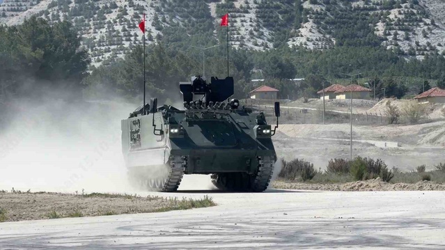 3 bin kilometrelik testi geçen E-ZPT'den 3 araç daha Kara Kuvvetlerine teslim edildi