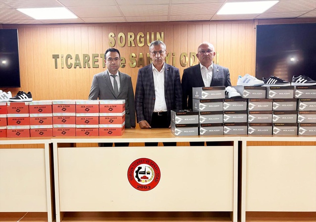 TOBB ve Sorgun TSO 260 bin liralık 340 çift ayakkabıyı Milli Eğitim'e teslim etti
