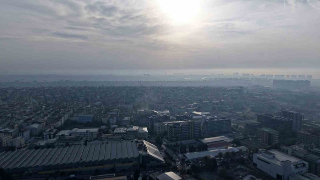 İstanbul'da puslu hava silueti kapladı, Kağıthane'de hava kalitesi indeksi 119 oldu
