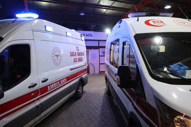 Konak sahilinde laf atma kavgası: 44 yaşındaki adamın kulağı ısırılarak koparıldı