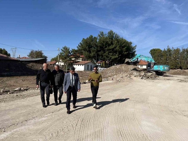 Denizli Çivril'de ilkokul ve ortaokul yerine 9 derslikli okulun yapımına başlandı