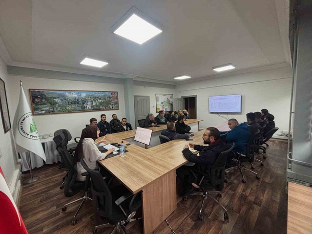 Erzurum'da 31 avcı adayı av güvenliği ve yaban hayatı eğitimi alıp sertifika aldı