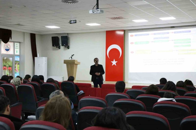 Tunceli'de bahçe görevlileri iş sağlığı ve güvenliği ile okul güvenliği eğitimi aldı