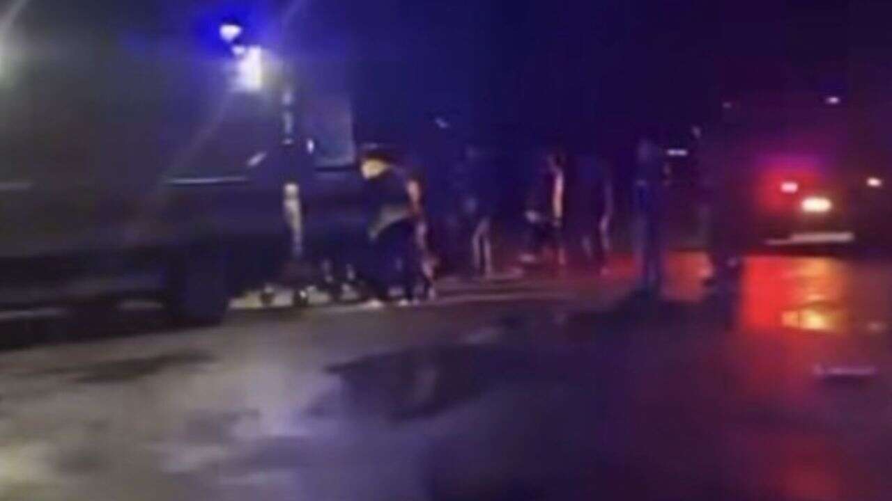 İki farklı trafik kazasında toplam 21 kişi yaralandı
