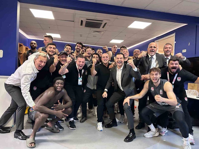 Aliağa Petkimspor, deplasmanda Fenerbahçe'yi 82-77 yenerek iki maç sonra galip geldi